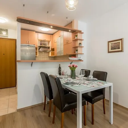 Silvija Apartamento Podstrana